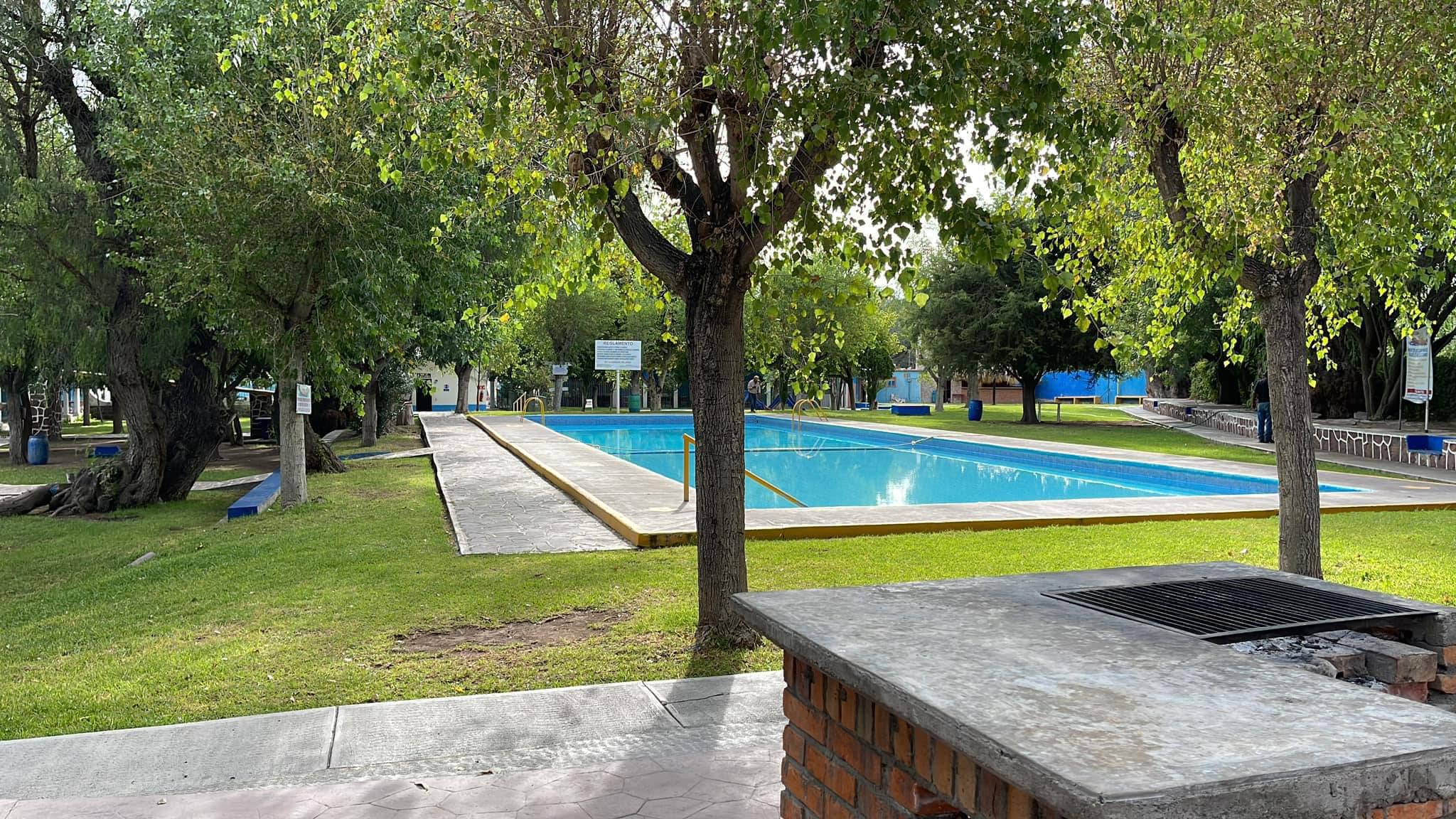 Entrada o fachada histórica del Balneario